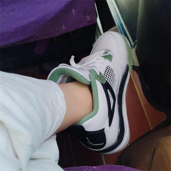Jordan Retro 4s Seafoam